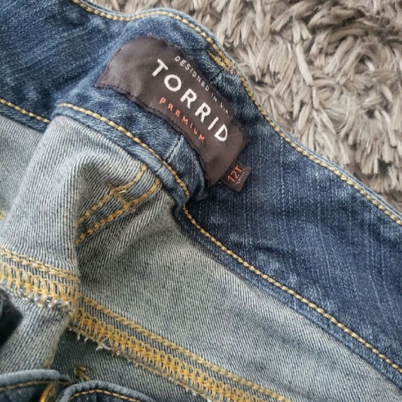 Torrid premium stretch jegging 12tall - Picture 3 of 3